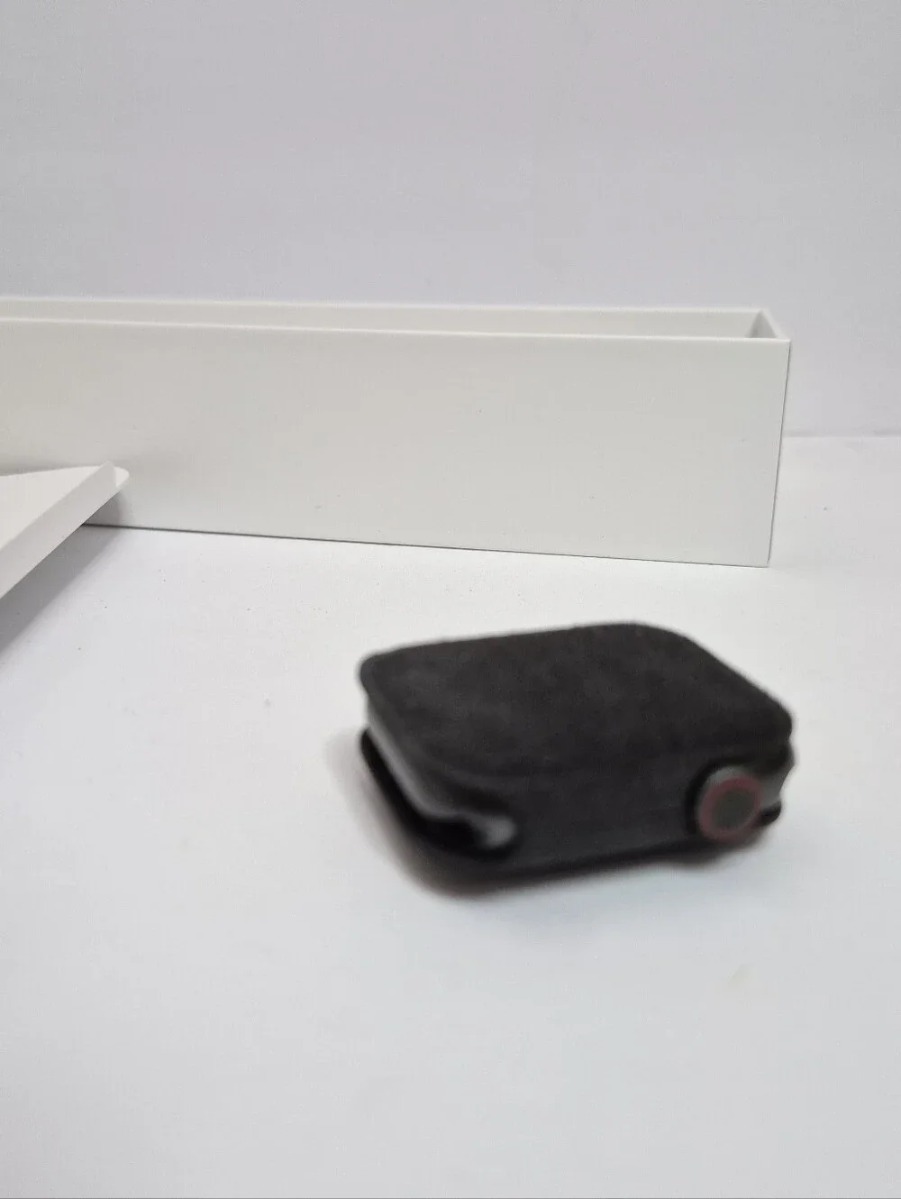 Apple Watch Series 4 Space Grey Aluminum Case Black Sport Band 40MM